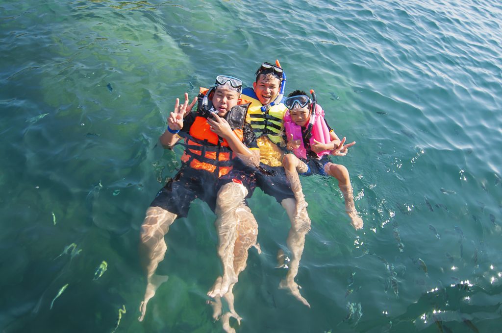tidak hanya menyenangkan snorkeling juga memiliki manfaat bagi kesehatan tubuh