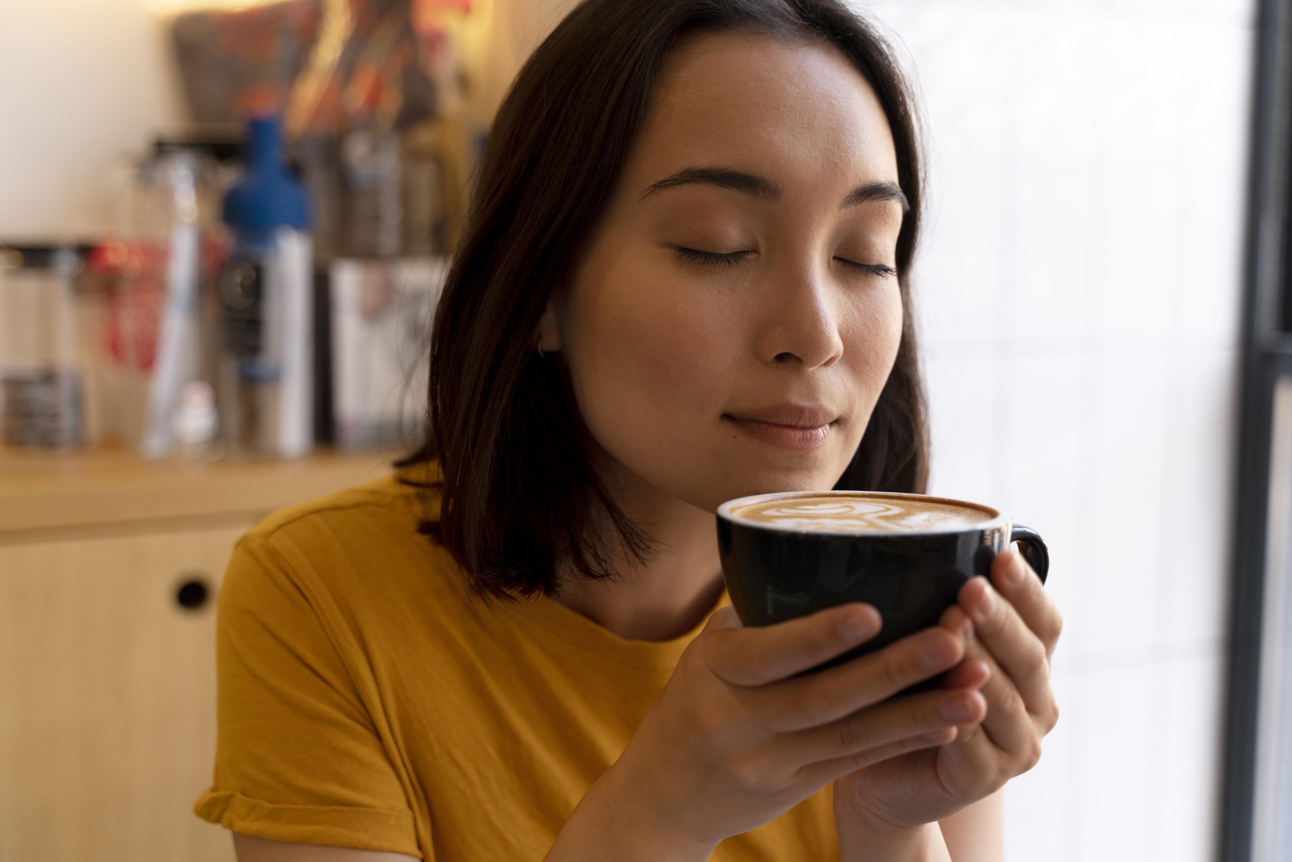 ilustrasi seseorang sedang menikmati secangkir kopi