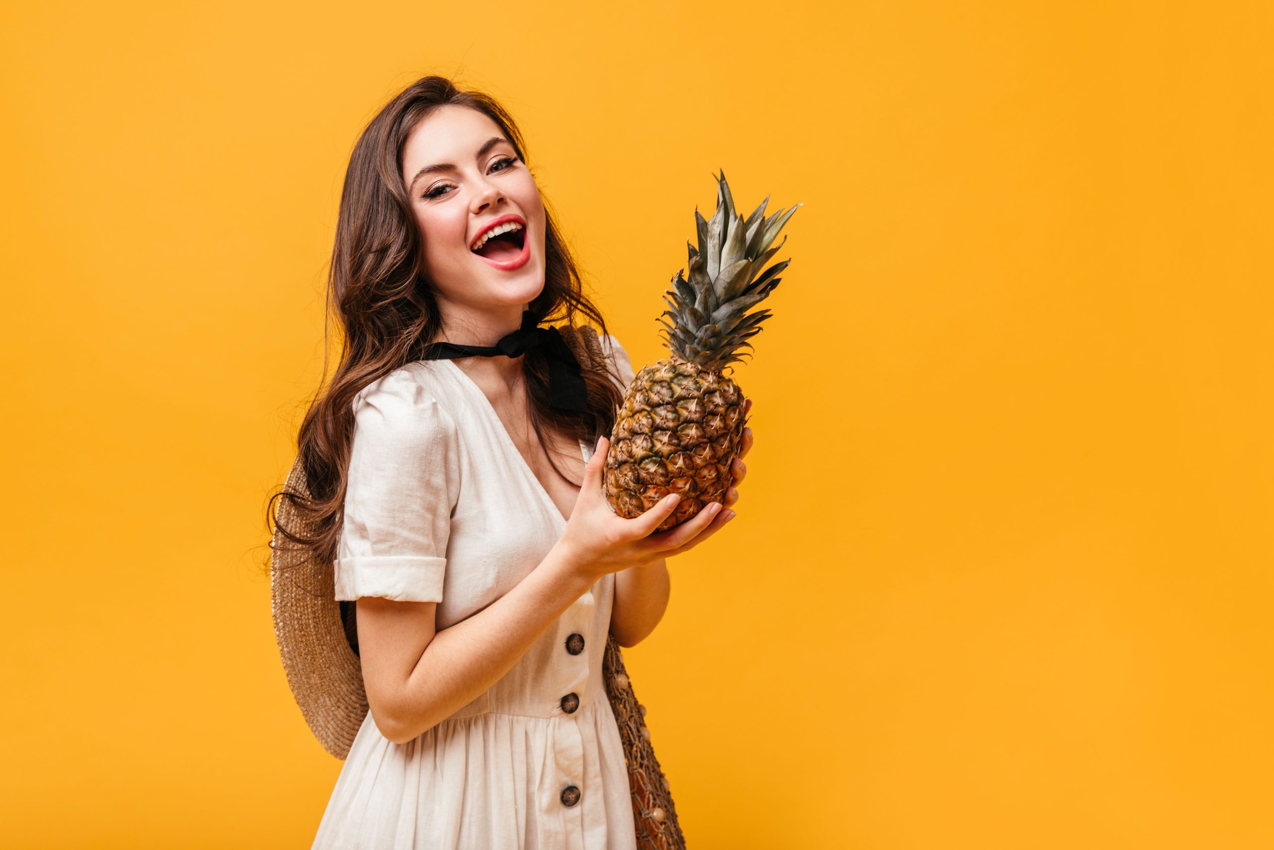 (konsumsi buah nanas secara berlebihan dapat menimbulkan efek samping bagi kesehatan, sumber : freepik)