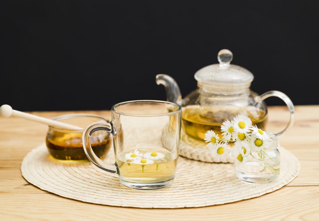 teh chamomile adalah minuman yang bisa disajikan sebagai minuman teh pada umumnya