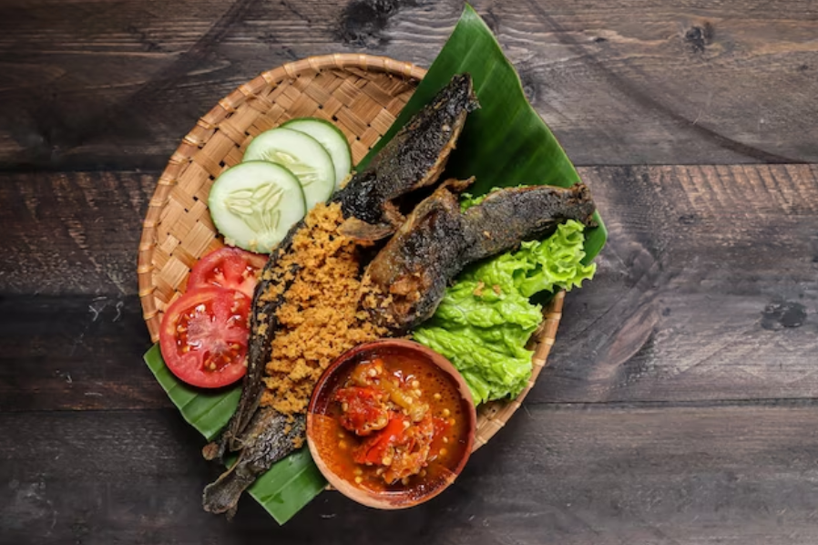 (ikan lele memiliki segudang manfaat bagi kesehatan, sumber : freepik)