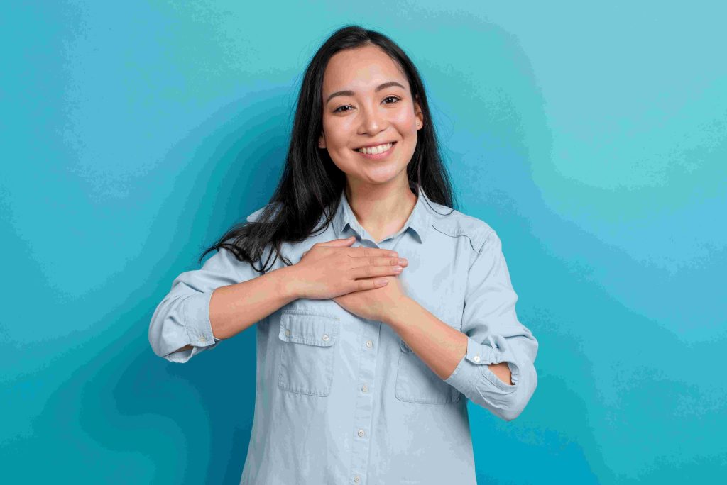 (ilustrasi seorang wanita memiliki jantung yang sehat, sumber : freepik)
