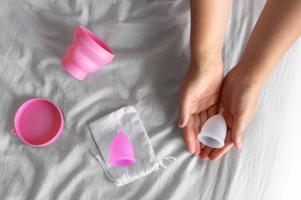 (menstrual cup menjadi metode jenis pembalut baru saat ini, sumber : freepik)
