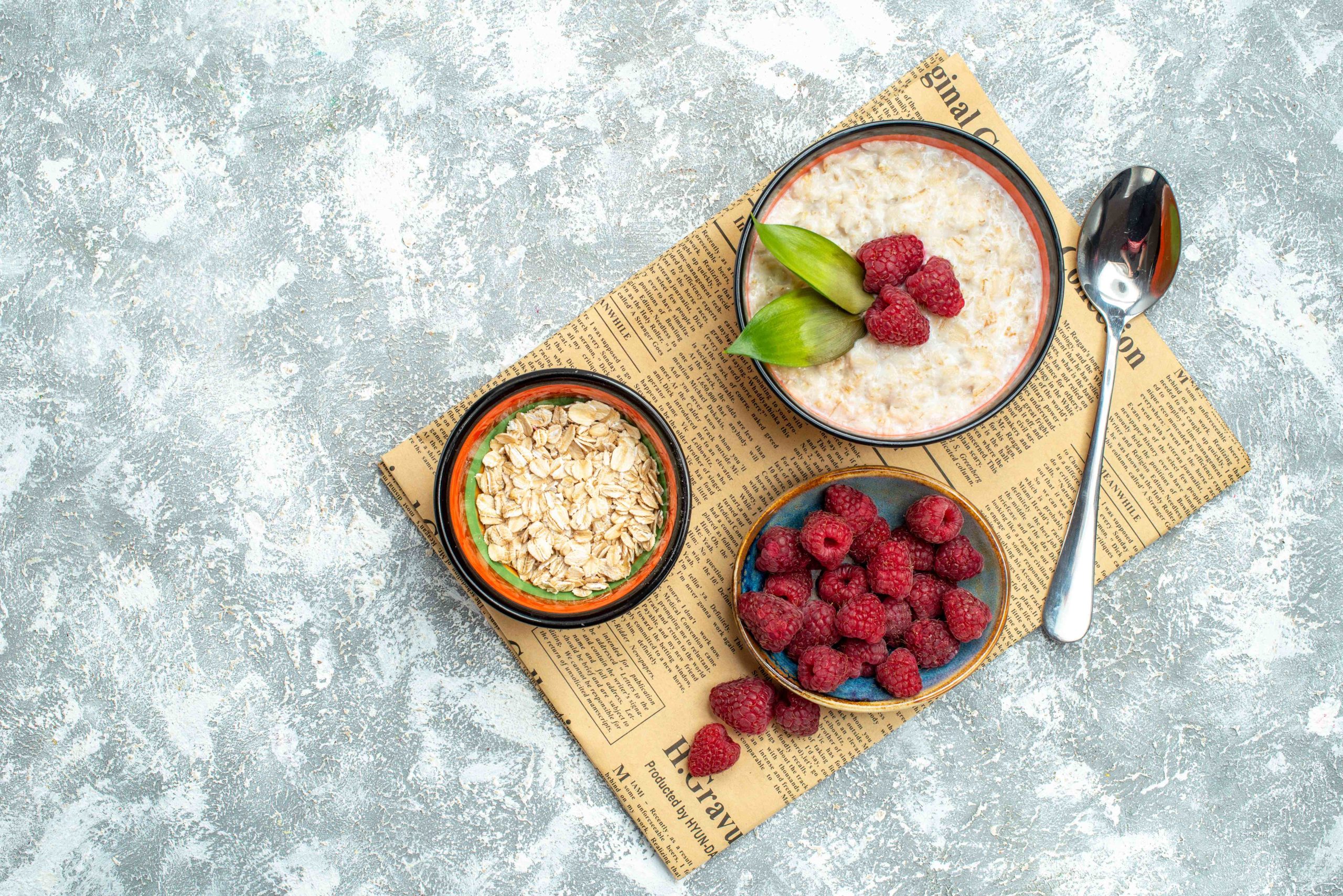 (oat bisa digunakan dalam olahan oatmeal, sumber : freepik)