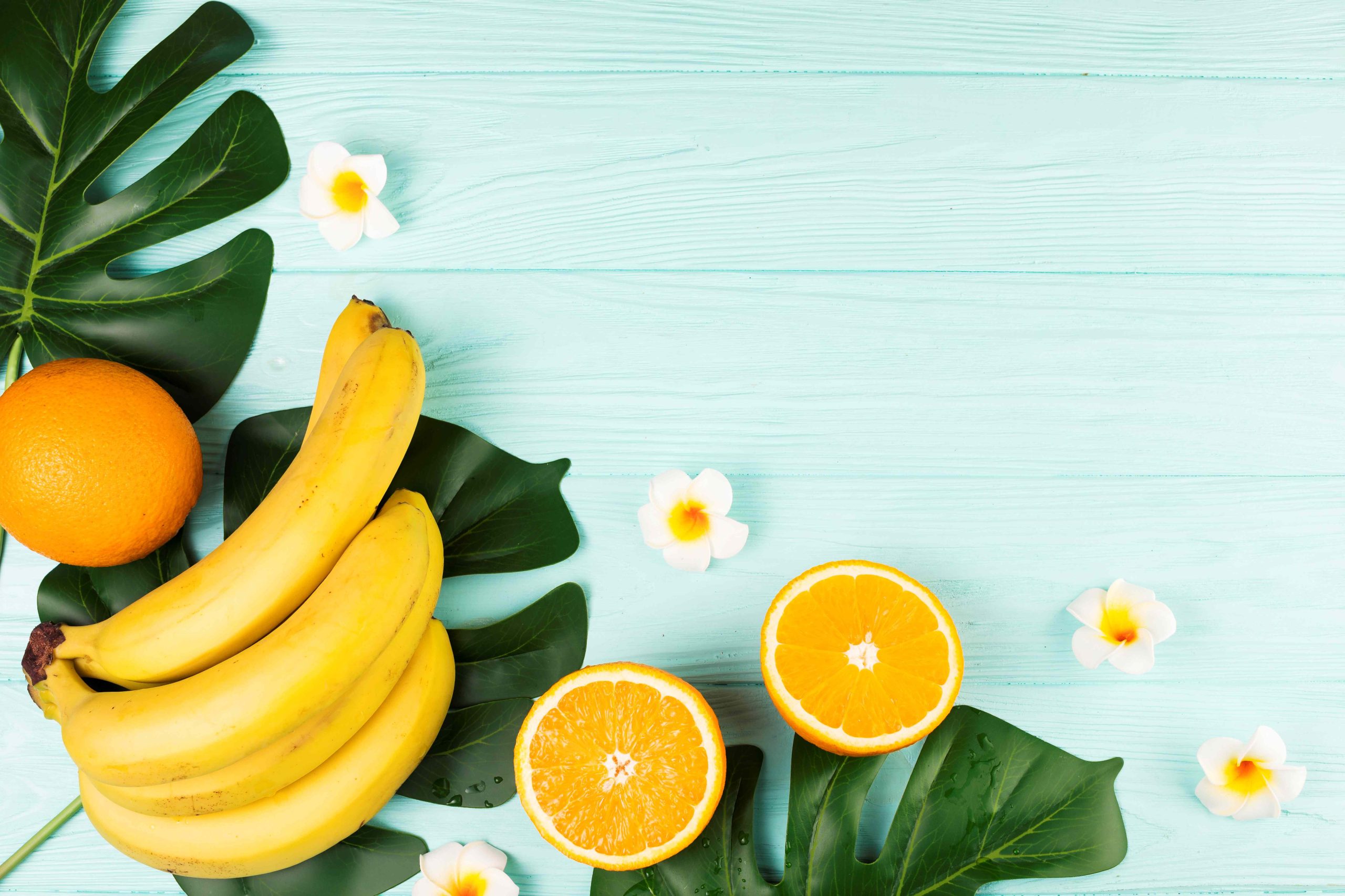 (pisang dan jeruk, sumber : freepik)