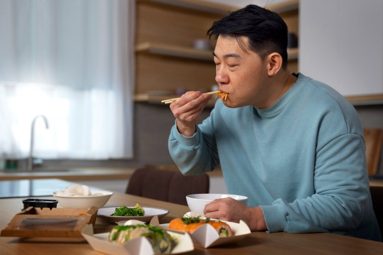 (Konsumsi makanan bergizi, Sumber: Freepik)