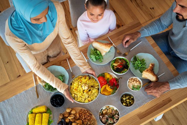 (Sahur dengan menu bergizi untuk tetap segar di kantor, Sumber: Freepik)