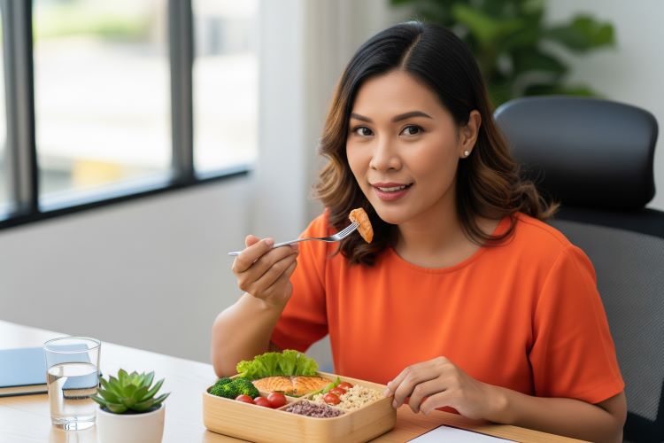 (Ilustrasi seseorang konsumsi makanan bergizi, Sumber: AI Google Gemini)